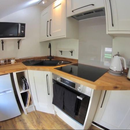 Traveller'S Rest - Cosy Cottage In Heart Of Wilton Salisbury Buitenkant foto
