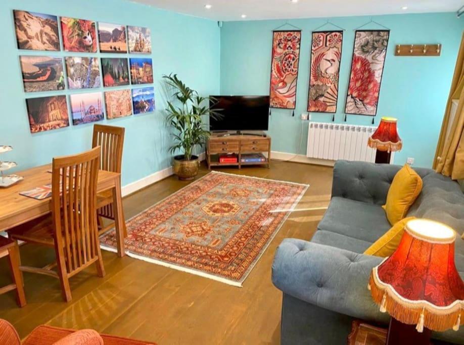 Traveller'S Rest - Cosy Cottage In Heart Of Wilton Salisbury Buitenkant foto