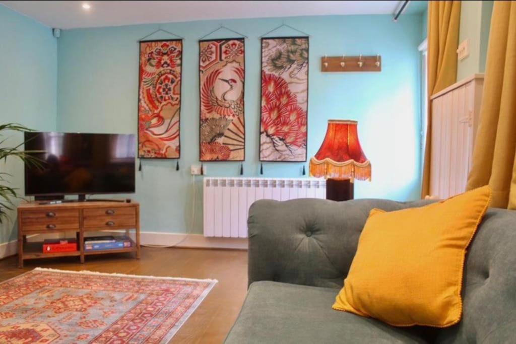 Traveller'S Rest - Cosy Cottage In Heart Of Wilton Salisbury Buitenkant foto